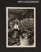 藏品(龍瑛宗與1名男性於荷花池邊合照)的圖片