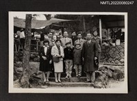 藏品(龍瑛宗與3名男性、4名女性、2名幼童、1名嬰兒於石階上合照（關渡宮之行3）)的圖片