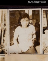 藏品(年輕女性手抱嬰兒哺乳照)的圖片