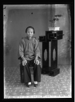 藏品(婦人個人照)的圖片