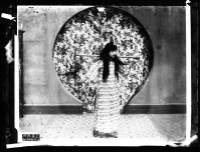 藏品(長髮女性照)的圖片