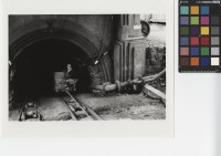 藏品(隧道與工人)的圖片