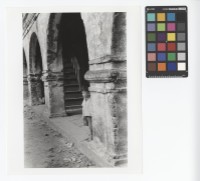 藏品(廊柱旁小男孩)的圖片