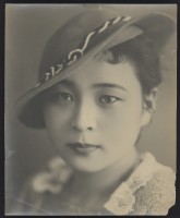 藏品(戴帽女子)的圖片