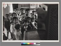 藏品(〈第一台電視前〉)的圖片