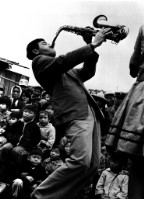 藏品(〈街頭藝人〉)的圖片