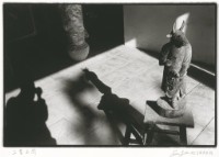 藏品(〈三者之間〉)的圖片