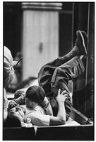 藏品(《失落的優雅》系列：〈懷抱裡有懷抱〉)的圖片