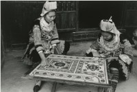 藏品(〈苗女刺繡〉)的圖片