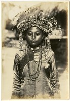 藏品(正裝的原住民美人)的圖片