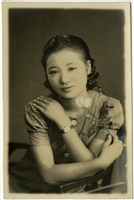 藏品(室內影棚系列肖像17)的圖片