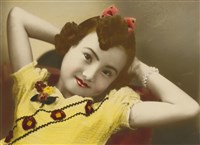 藏品(綁蝴蝶結的少女)的圖片