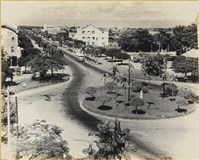 藏品(戰後高雄街景：中正四路系列1：中正路小圓環)的圖片