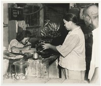 藏品(《報導攝影》系列：〈香蕉買賣〉)的圖片