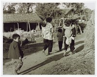 藏品(《報導攝影》系列：〈趕路〉)的圖片