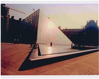 藏品(三角玻璃建築)的圖片