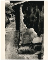 藏品(斑駁的牆與左邊巷子)的圖片