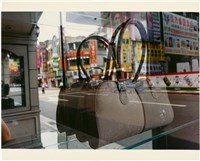 藏品(皮包、街景)的圖片