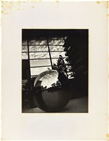 藏品(球體與大樓玻璃反射)的圖片