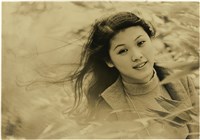 藏品(戶外女子頭髮飛起、胸像)的圖片