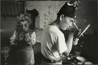 藏品(〈新光歌仔戲團後台〉)的圖片