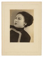 藏品(女性身影頭像12)的圖片