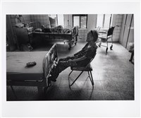 藏品(《行過幽谷》：〈林卻在病房守著病危的丈夫葉學文，數日後葉學文奇蹟的脫離險境〉)的圖片