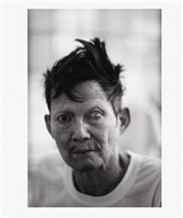 藏品(《行過幽谷》系列：〈痲瘋病人一生除了備受病菌慢慢蠶食。也必須承受社會的歧視〉)的圖片