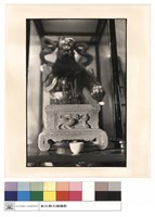 藏品(香爐與神像)的圖片