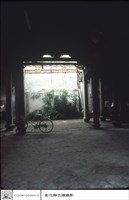 藏品(大門內左側)的圖片