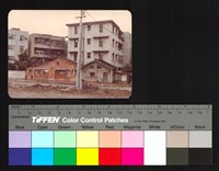 藏品(紅磚屋、空地)的圖片