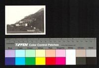 藏品(靠山的建築群)的圖片