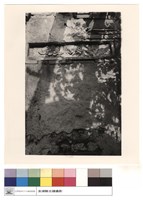 藏品(左廂門之上端)的圖片