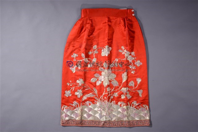 紅地盤金繡牡丹紋新娘禮服-物件圖片#3