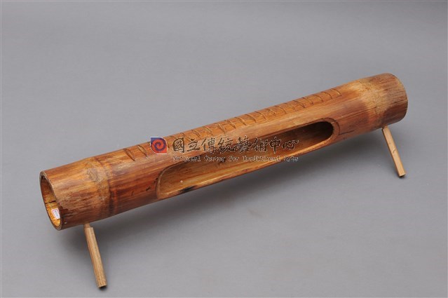 菲律賓傳統樂器 (竹節琴)