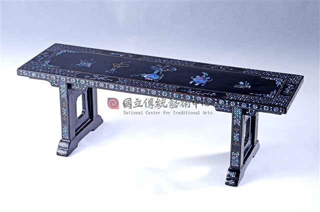 黑漆螺鈿家具小件組-3博古紋長桌