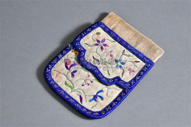 米白地彩繡纏枝花卉紋雙層荷包