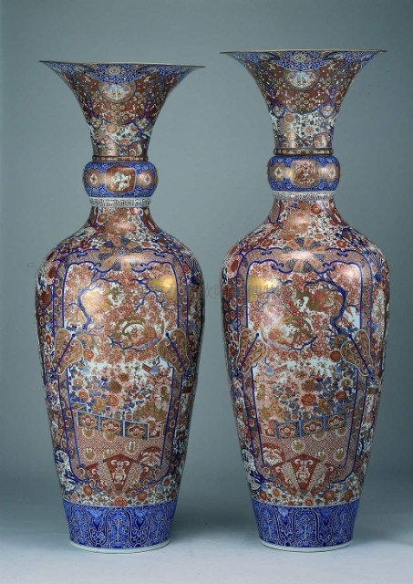 Imari Large Vase with Three Parts
