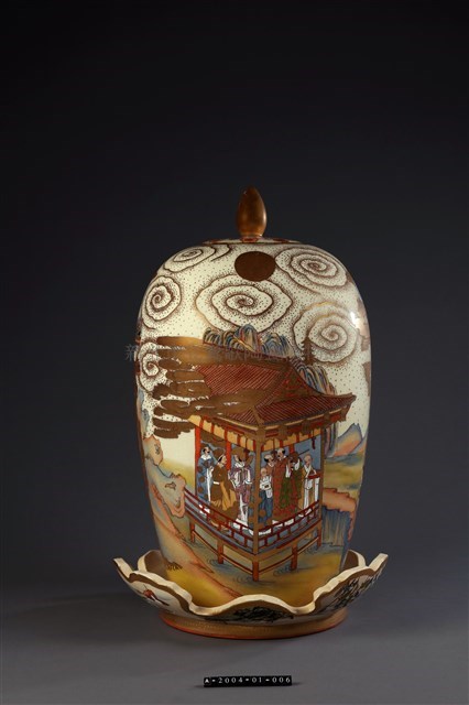 Gourd jar with Ta Hsiung Palace design