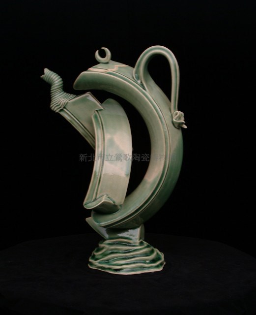 Celery Green Reassembled Hollow Ring Functional Teapot