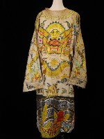  5.王爺服（白色、頭角龍圖）藏品圖，第1張