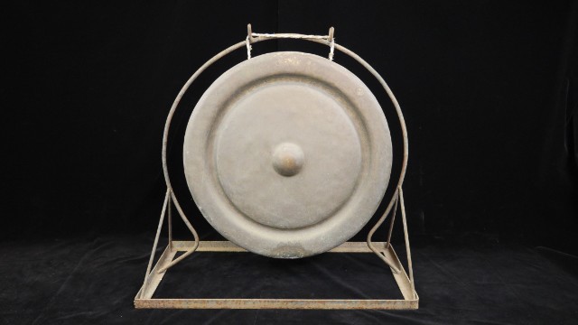 銅鑼（附腳價、古銅色、直徑16CM）的圖片