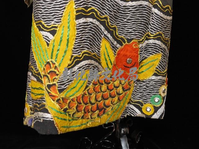  5.王爺服（白色、頭角龍圖）藏品圖，第3張