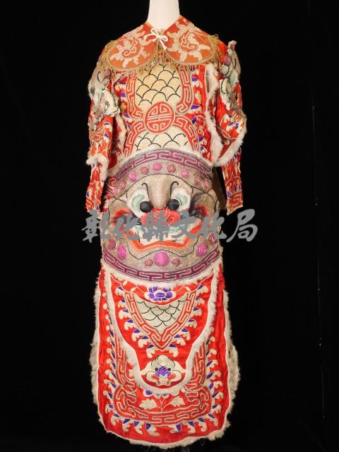  2.戰甲（紅色、肩披角形、腰虎圖）藏品圖，第1張