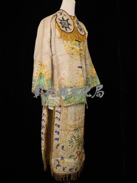  11.白馬褂藏品圖，第2張