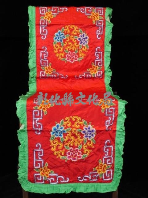 桌邊椅（木質、紅色椅套）藏品圖，第1張