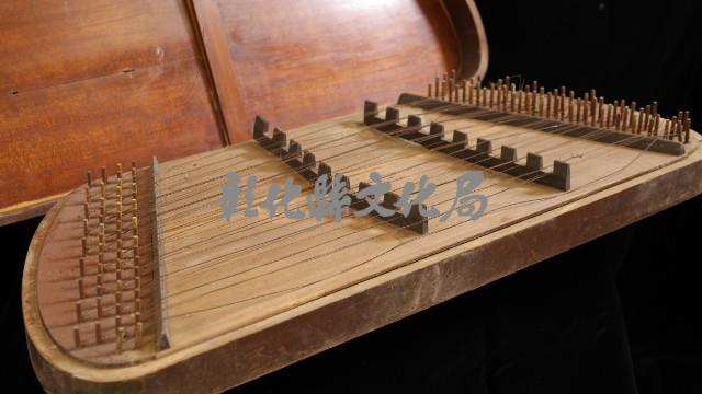  1.洋琴（褐黃色）藏品圖，第1張