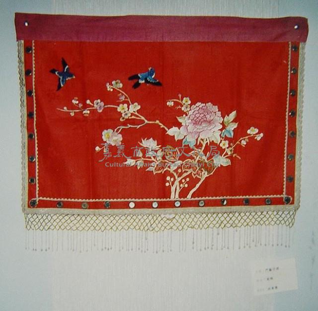 紅緞地繡花鳥門簾藏品圖，第1張