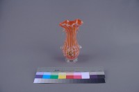 絞紋牡丹花瓶（直紋一對）藏品圖，第2張