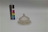 左羊-盤形座蓋盒 藏品圖，第1張